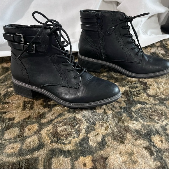 Women’s Cliffs boots size 8 1/2 medium - Picture 1 of 13